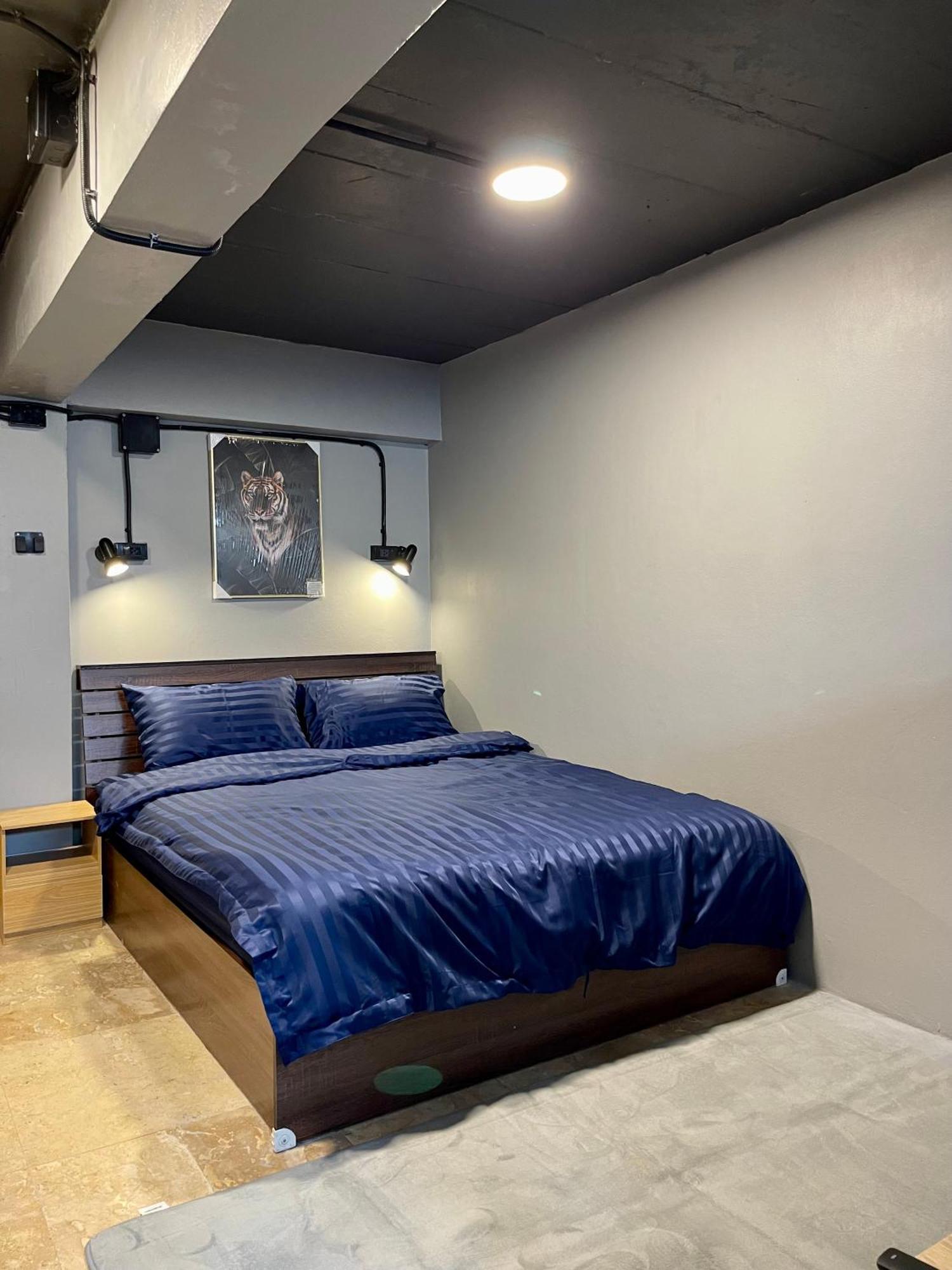 Champagne Hostel & Cafe Паттайя Экстерьер фото