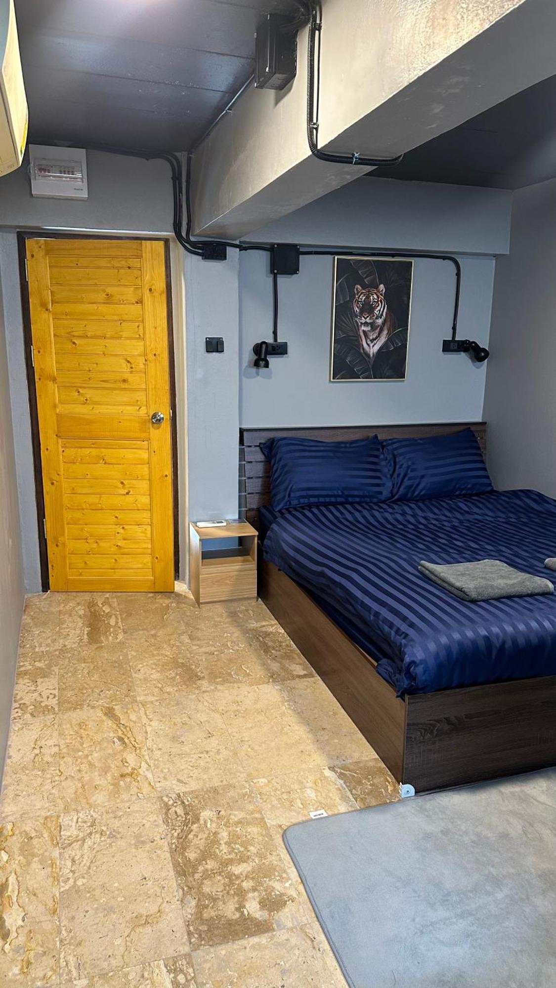 Champagne Hostel & Cafe Паттайя Экстерьер фото