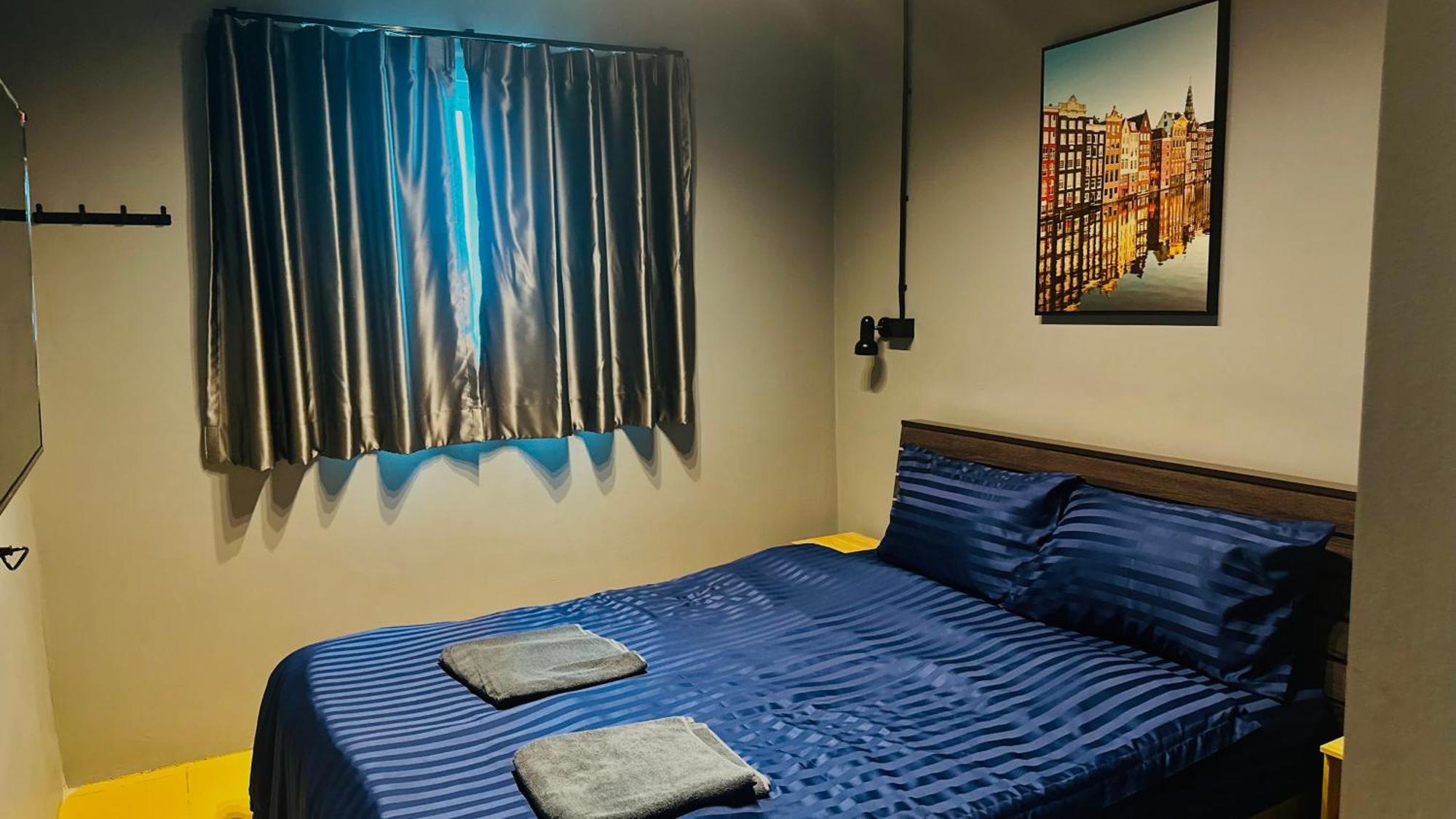 Champagne Hostel & Cafe Паттайя Экстерьер фото